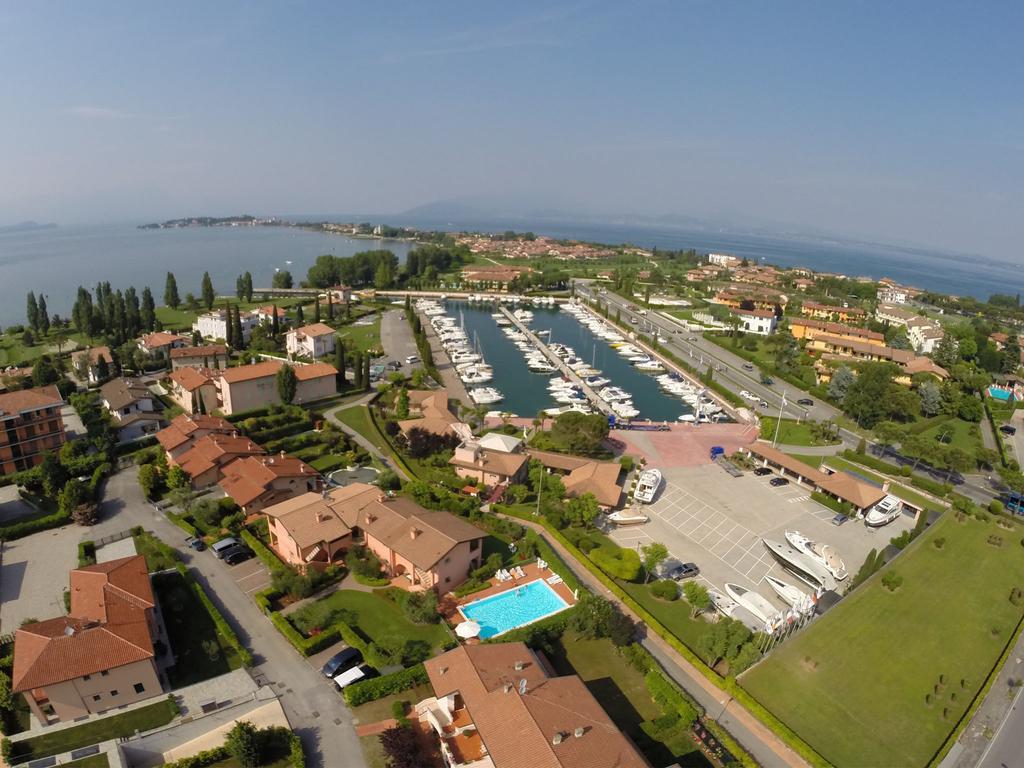 Bellasirmione Holiday Apartments Exteriör bild